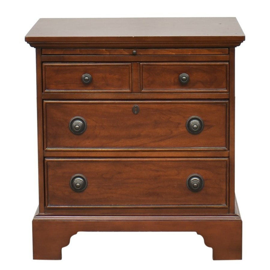 Tables Raymour & Flanigan  | Raymour & Flanigan Transitional Nightstand