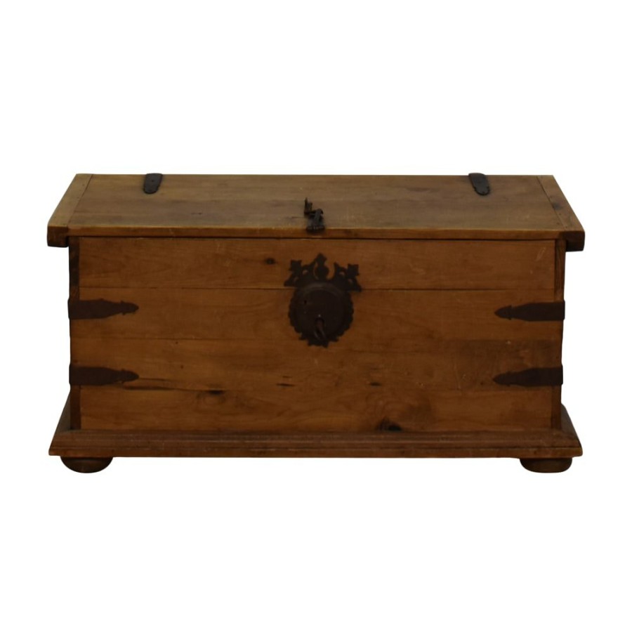 Storage Unknown  | Kushwood Rustic Storage Trunk