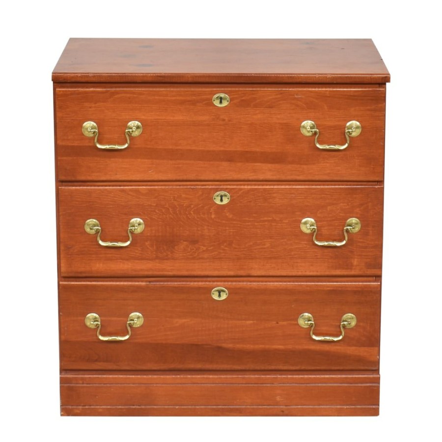 Storage Unknown  | Traditional Three Drawer Chest