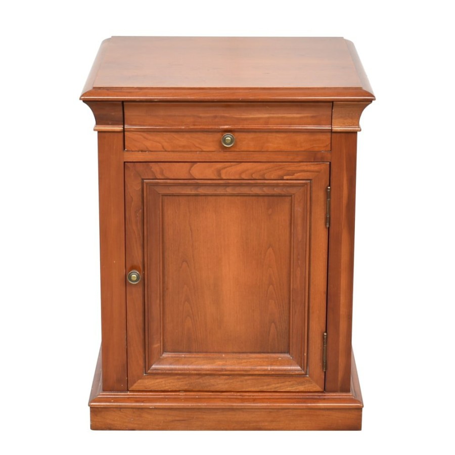 Tables Ethan Allen  | Ethan Allen Medallion Nightstand